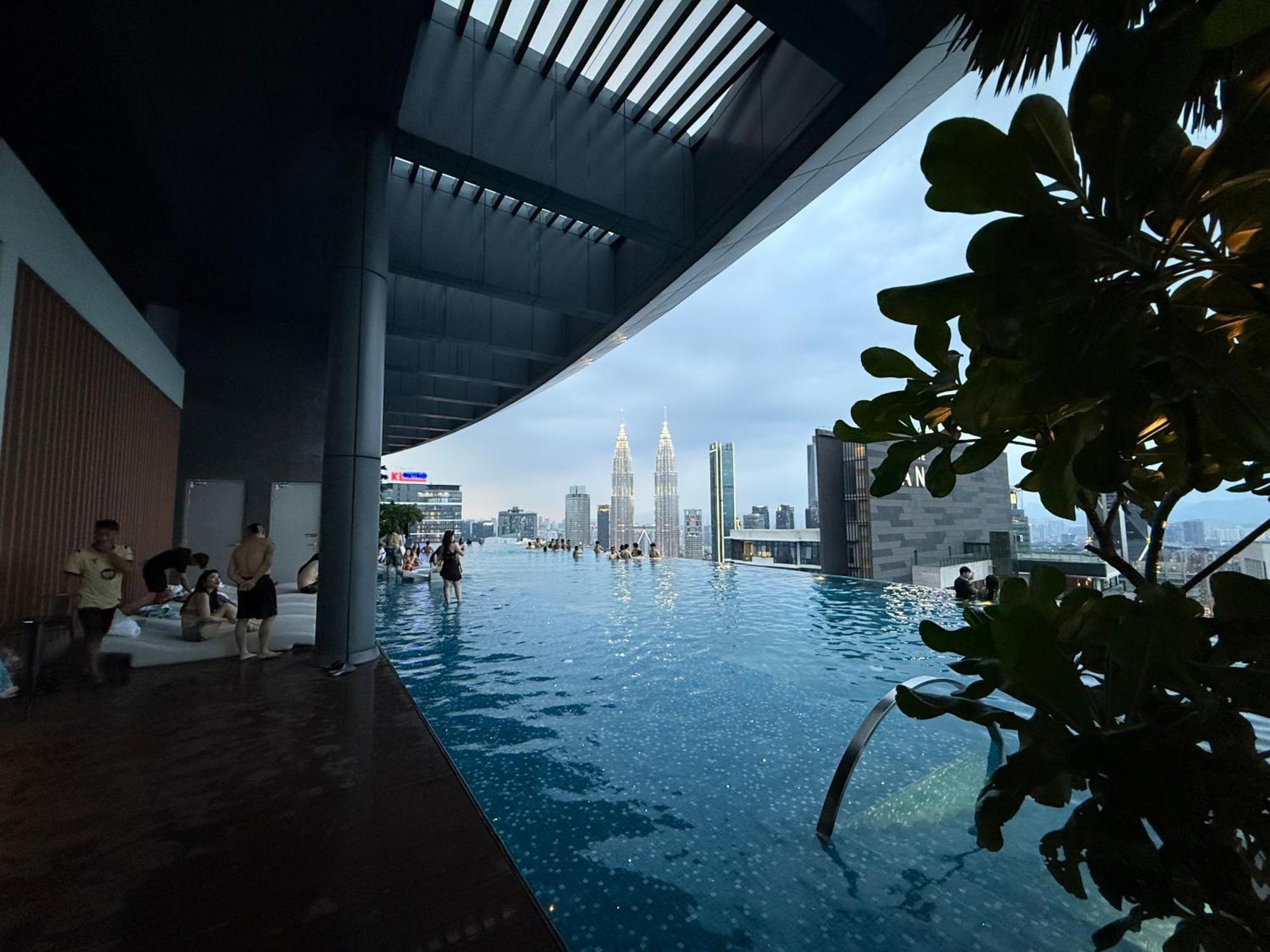 Ikon Suite'S E A T O N Klcc — Photos 2